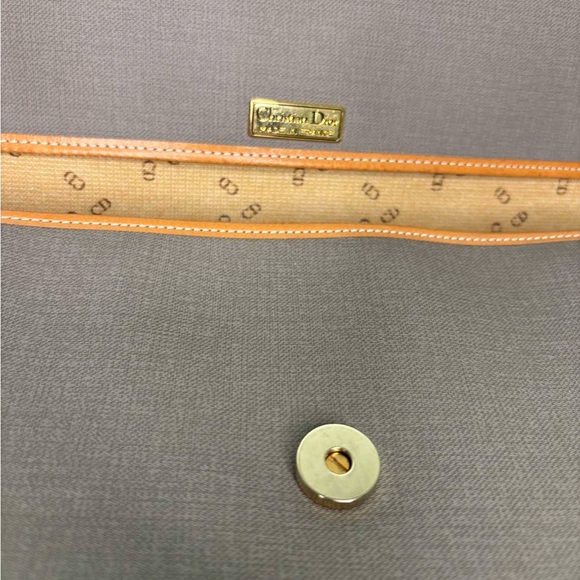 Authentic vintage Christian Dior clutch in good condition. - Picture 3 of 4